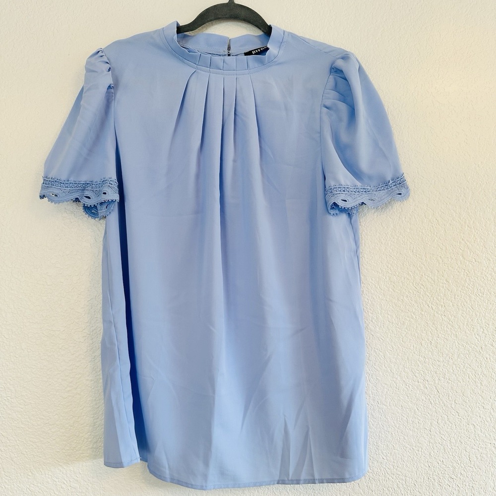 BTFBM Light Blue Pleated‎ Puff Sleeve Blouse with Lace Trim Size Large